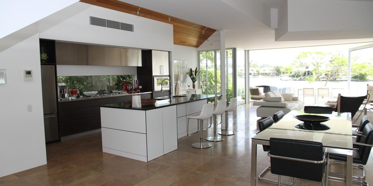 Beautiful dining room made by Toronto home renovation contractors.