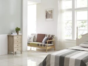 simple minimalistic off white monochromatic Toronto bedroom renos fail due to design flaws that create small, cluttered spaces. Learn which bugs plague bedroom remodeling Toronto